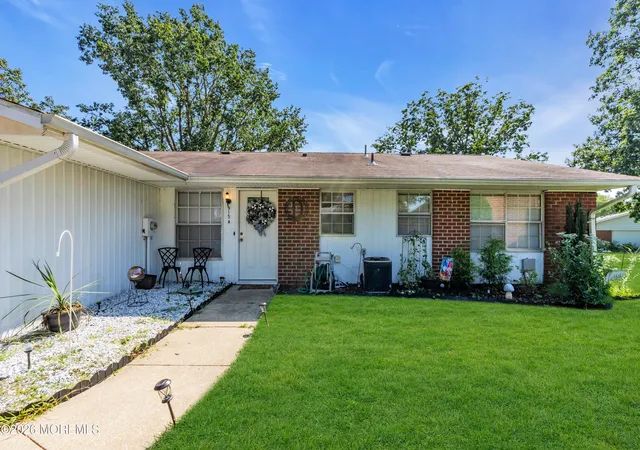 Photo 2 of Single family home for sale at 915 Dumbarton Dr #A, Lakewood, NJ 08701 | MLS# 22628853 | Listing updated on 2026-09-23