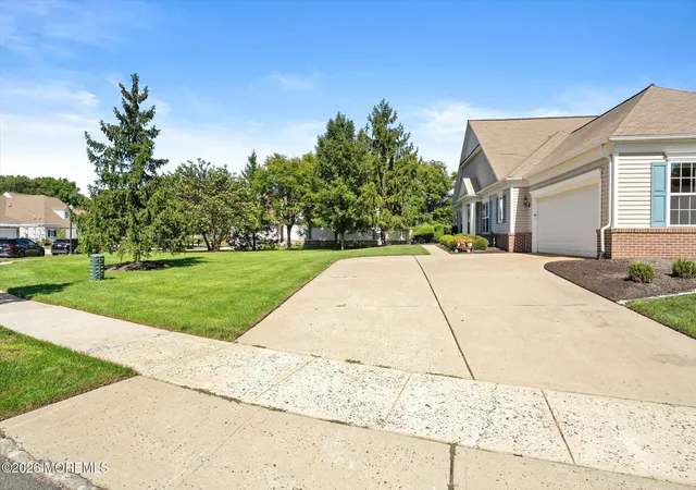 Photo 3 of Single family home for sale at 10 Sparrow Dr, Trenton, NJ 08690 | MLS# 22628979 | Listing updated on 2026-10-03
