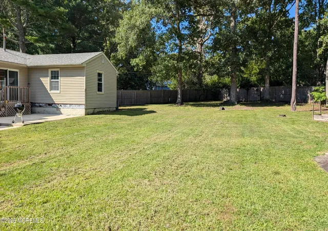 Photo 3 of Single family home for sale at 550 S 8th Avenue, Galloway, NJ 08205 | MLS# 22628971 | Listing updated on 2026-09-14