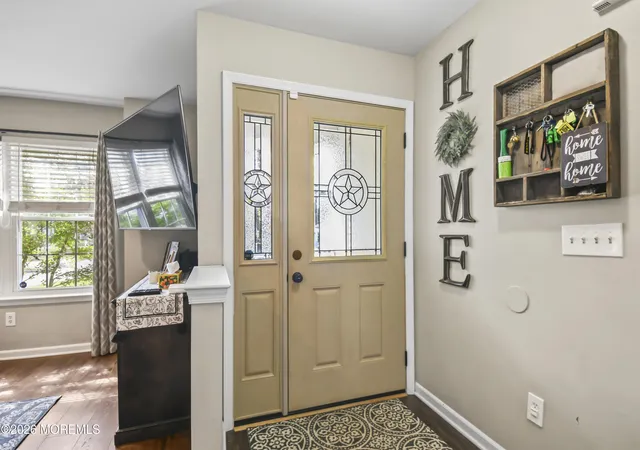 Photo 3 of Single family home for sale at 38 Edna Ct, Toms River, NJ 08755 | MLS# 22628954 | Listing updated on 2026-10-04