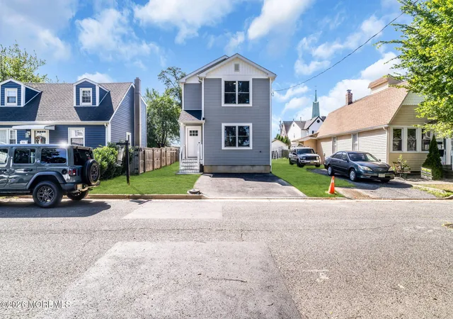 Photo 3 of Single family home for sale at 430 Aumack Ave, Union Beach, NJ 07735 | MLS# 22629233 | Listing updated on 2026-09-19