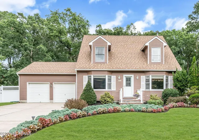 Photo 1 of Single family home for sale at 191 Edgemere Ct, Toms River, NJ 08755 | MLS# 22629043 | Listing updated on 2026-10-04