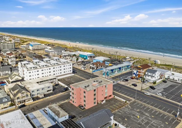 Listing Photo 4 - Condo for sale in building located at 25 Fremont Ave, Seaside Heights, NJ 08751 - Unit #1B