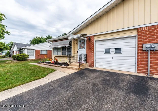 Photo 2 of Single family home for sale at 9 A Homestead Dr, Whiting, NJ 08759 | MLS# 22629858 | Listing updated on 2026-10-07