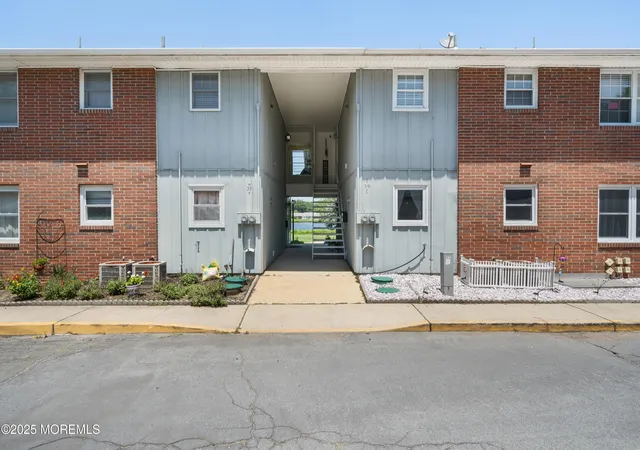 Photo 2 of Single family home for sale at 39 Cambridge Ct #E, Lakewood, NJ 08701 | MLS# 22629421 | Listing updated on 2026-09-17