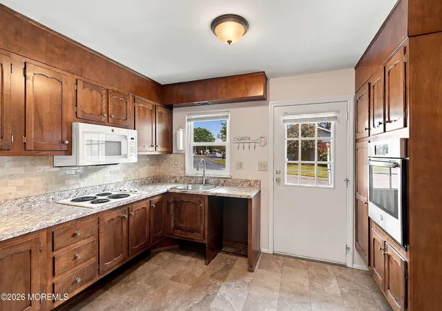 Photo 3 of Single family home for sale at 419a Chatham Ct, Lakewood, NJ 08701 | MLS# 22629911 | Listing updated on 2026-09-23