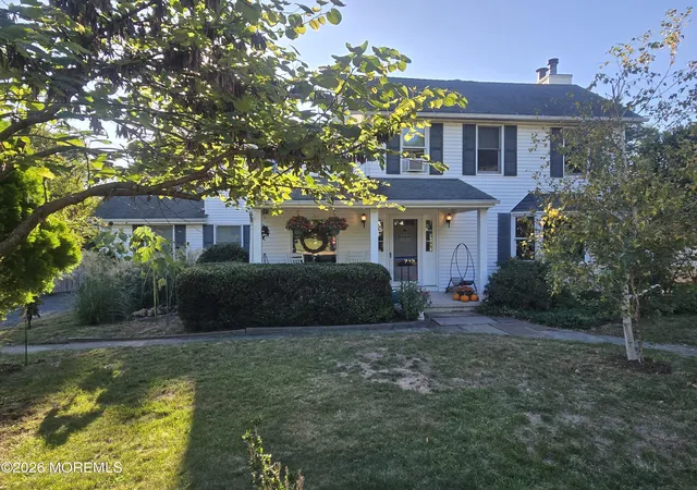 Photo 1 of Single family home for sale at 712 Holmdel Rd, Holmdel, NJ 07733 | MLS# 22629585 | Listing updated on 2026-10-04
