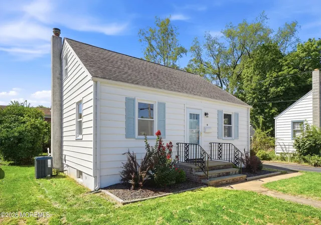 Photo 3 of Single family home for sale at 16 Eisenhower Ave, Spotswood, NJ 08884 | MLS# 22629218 | Listing updated on 2026-10-05
