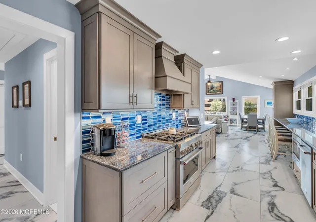Photo 4 of Single family home for sale at 530 Bayview Dr, Toms River, NJ 08753 | MLS# 22629255 | Listing updated on 2026-09-21