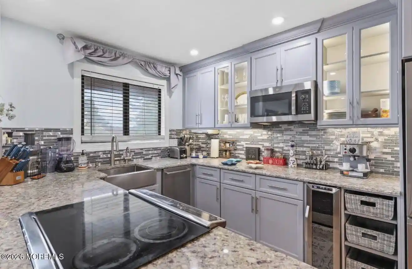 Listing Photo 1 - Condo for sale in 329 Shore Dr located at 329 Shore Dr, Highlands, NJ 07732 - Unit #D14
