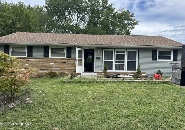 Photo 1 of Sale Pending at 105 S Garden Blvd, Beverly, NJ 08010 | MLS# 22629270 | Listing updated on 2026-09-29