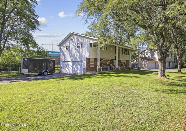 Photo 2 of Single family home for sale at 1 Kings Ct, Jackson, NJ 08527 | MLS# 22629282 | Listing updated on 2026-09-21