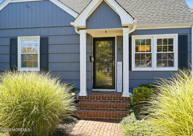 Photo 2 of Sale Pending at 240 Fair Hvn Rd, Fair Haven, NJ 07704 | MLS# 22629382 | Listing updated on 2026-10-01