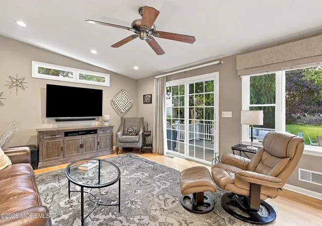 Photo 3 of Sale Pending at 240 Fair Hvn Rd, Fair Haven, NJ 07704 | MLS# 22629382 | Listing updated on 2026-10-01