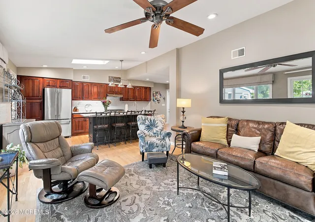 Photo 4 of Sale Pending at 240 Fair Hvn Rd, Fair Haven, NJ 07704 | MLS# 22629382 | Listing updated on 2026-10-01