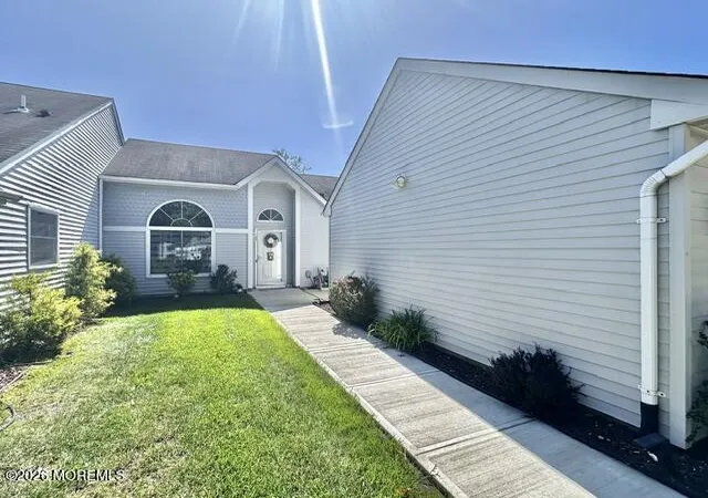 Photo 3 of Single family home for sale at 589 Madison Dr #B, Monroe Township, NJ 08831 | MLS# 22629286 | Listing updated on 2026-09-18