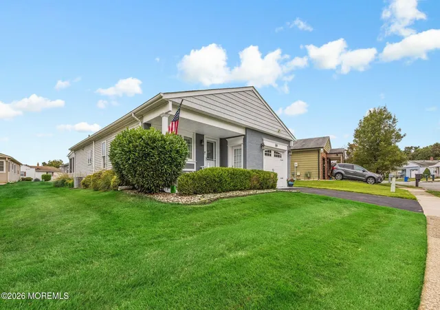 Photo 3 of Single family home for sale at 89 Orlando Blvd, Toms River, NJ 08757 | MLS# 22629784 | Listing updated on 2026-09-29