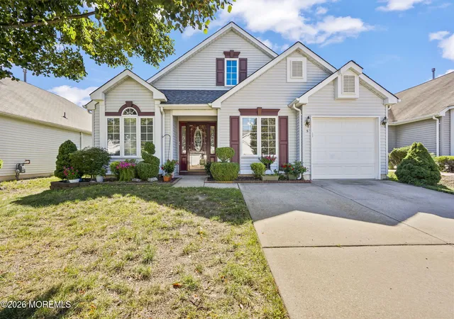 Photo 2 of Single family home for sale at 5 Grosunor Ct, Jackson, NJ 08527 | MLS# 22629685 | Listing updated on 2026-09-18