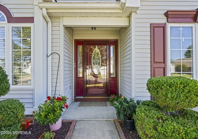 Photo 3 of Single family home for sale at 5 Grosunor Ct, Jackson, NJ 08527 | MLS# 22629685 | Listing updated on 2026-09-18