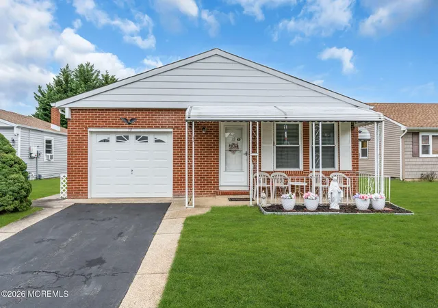Photo 3 of Single family home for sale at 39 Innsbruck Dr, Toms River, NJ 08757 | MLS# 22630131 | Listing updated on 2026-09-23