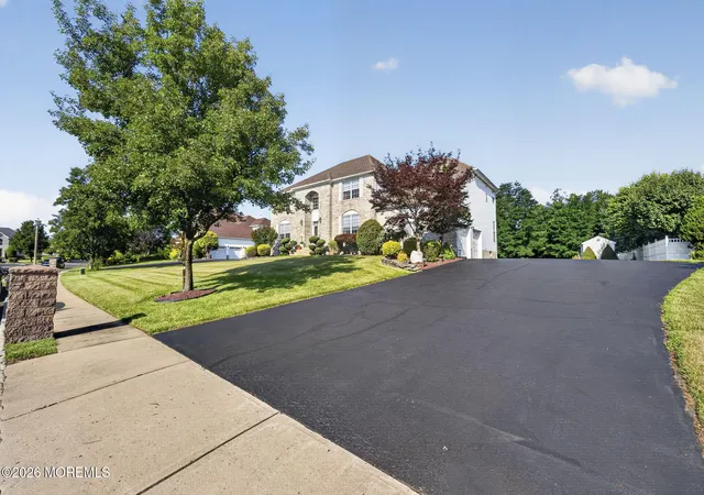 Photo 4 of Sale Pending at 14 Jamesworthy Ct, Marlboro, NJ 07746 | MLS# 22629412 | Listing updated on 2026-10-14
