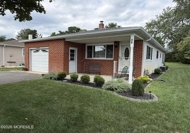 Photo 2 of Single family home for sale at 38 Biabou Dr, Toms River, NJ 08757 | MLS# 22630344 | Listing updated on 2026-10-05