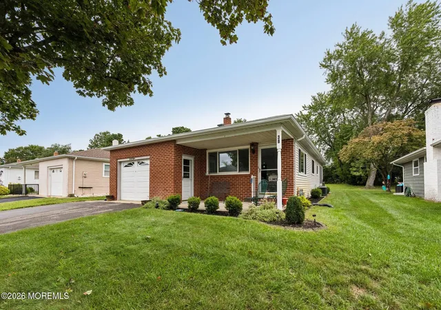 Photo 3 of Single family home for sale at 38 Biabou Dr, Toms River, NJ 08757 | MLS# 22630344 | Listing updated on 2026-10-05
