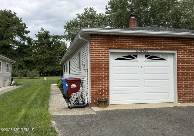 Photo 4 of Single family home for sale at 38 Biabou Dr, Toms River, NJ 08757 | MLS# 22630344 | Listing updated on 2026-10-05