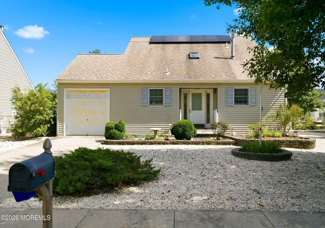 Photo 4 of Single family home for sale at 73 Spinnaker Ct, Bayville, NJ 08721 | MLS# 22629434 | Listing updated on 2026-09-21