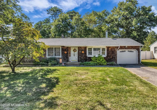 Photo 1 of Single family home for sale at 451 Beacon St, Toms River, NJ 08757 | MLS# 22629614 | Listing updated on 2026-09-18