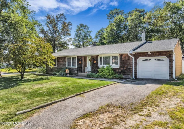 Photo 2 of Single family home for sale at 451 Beacon St, Toms River, NJ 08757 | MLS# 22629614 | Listing updated on 2026-09-18