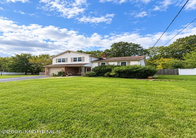 Photo 3 of Single family home for sale at 26 Chestnut Hl Rd, Howell, NJ 07731 | MLS# 22629707 | Listing updated on 2026-10-08