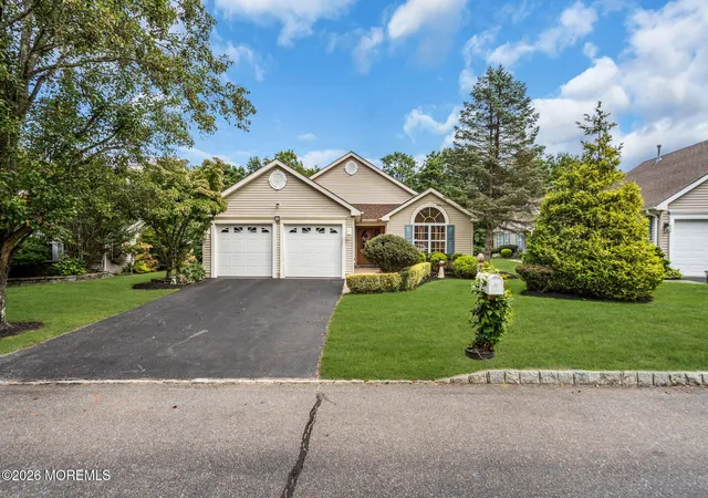 Photo 3 of Single family home for sale at 3 Wellington Ln, Lakewood, NJ 08701 | MLS# 22629840 | Listing updated on 2026-09-23