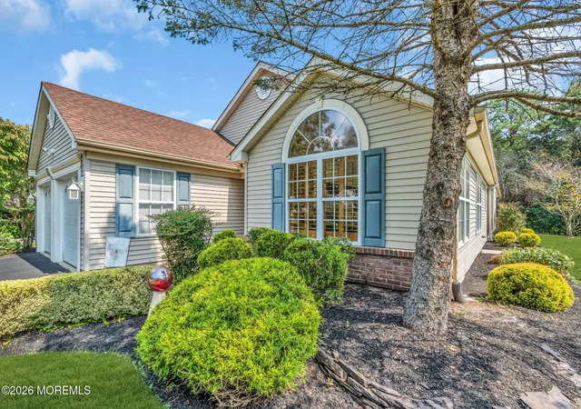 Photo 3 of Single family home for sale at 3 Wellington Ln, Lakewood, NJ 08701 | MLS# 22629840 | Listing updated on 2026-09-23