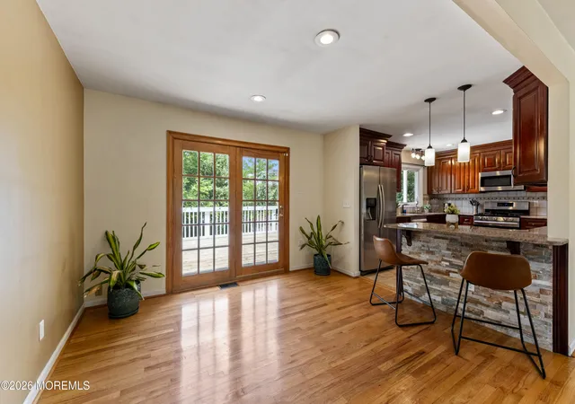 Photo 3 of Single family home for sale at 5 Yale Ct, East Brunswick, NJ 08816 | MLS# 22629456 | Listing updated on 2026-09-17