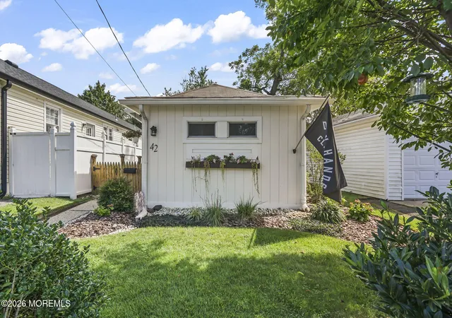 Photo 2 of Single family home for sale at 42 East Ave, Atlantic Highlands, NJ 07716 | MLS# 22629473 | Listing updated on 2026-10-07