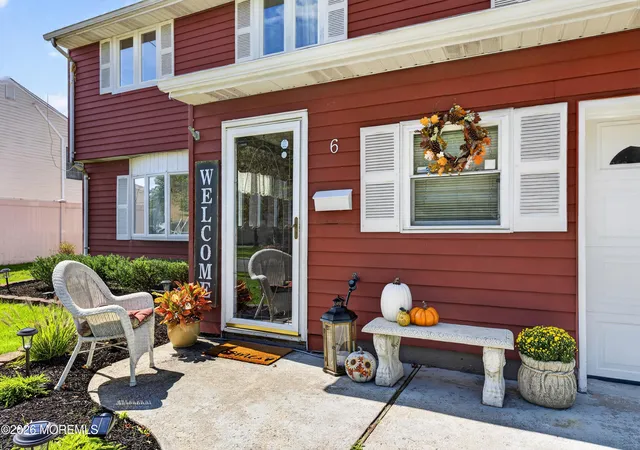 Photo 2 of Single family home for sale at 6 Elm Ave, Hazlet, NJ 07730 | MLS# 22629512 | Listing updated on 2026-09-23
