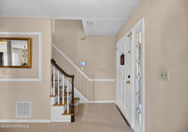 Photo 3 of Single family home for sale at 6 Elm Ave, Hazlet, NJ 07730 | MLS# 22629512 | Listing updated on 2026-09-23
