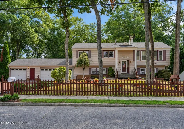 Photo 1 of Sale Pending at 43 Cranmer Rd, Bayville, NJ 08721 | MLS# 22629865 | Listing updated on 2026-10-06