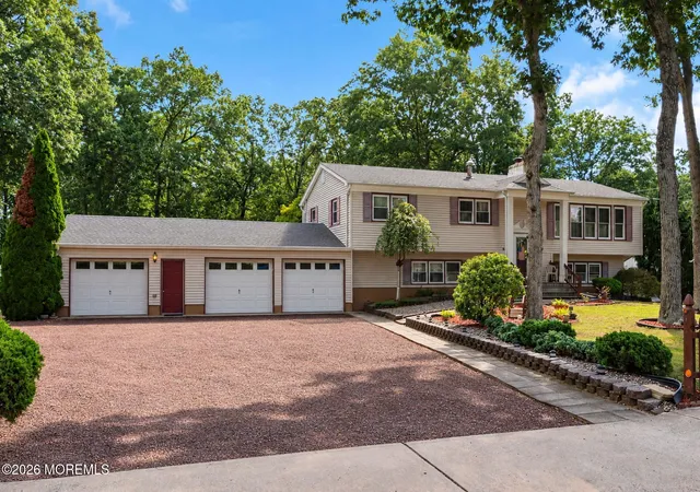 Photo 2 of Sale Pending at 43 Cranmer Rd, Bayville, NJ 08721 | MLS# 22629865 | Listing updated on 2026-10-06