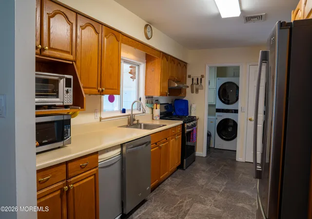 Photo 3 of Single family home for sale at 129 Spray Ave, Beachwood, NJ 08722 | MLS# 22629636 | Listing updated on 2026-09-24