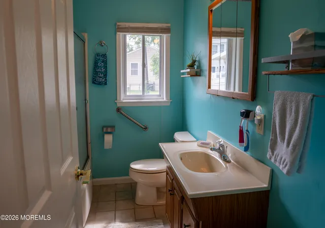 Photo 4 of Single family home for sale at 129 Spray Ave, Beachwood, NJ 08722 | MLS# 22629636 | Listing updated on 2026-09-24