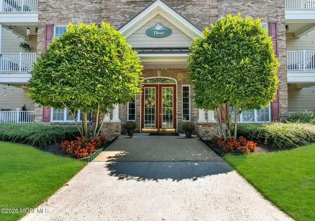 Photo 2 of Single family home for sale at 313 Sophee Ln, Lakewood, NJ 08701 | MLS# 22630085 | Listing updated on 2026-09-23