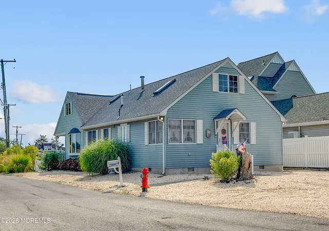 Photo 4 of Single family home for sale at 1 Tudor Ave, Pine Beach, NJ 08741 | MLS# 22629803 | Listing updated on 2026-09-23