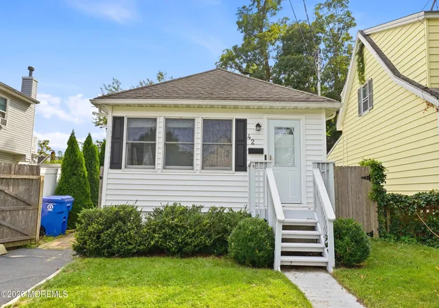 Photo 1 of Sale Pending at 42 Center Ave, Leonardo, NJ 07737 | MLS# 22629708 | Listing updated on 2026-10-01