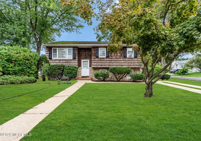 Photo 1 of Single family home for sale at 1100 5th Avenue, Toms River, NJ 08757 | MLS# 22630073 | Listing updated on 2026-09-30
