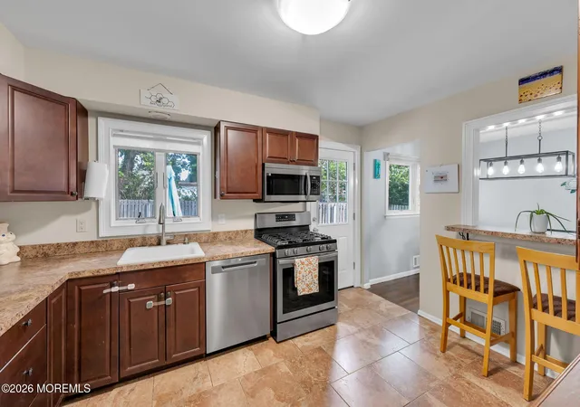 Photo 3 of Single family home for sale at 709 Park Ave, Middletown, NJ 07748 | MLS# 22630278 | Listing updated on 2026-09-26