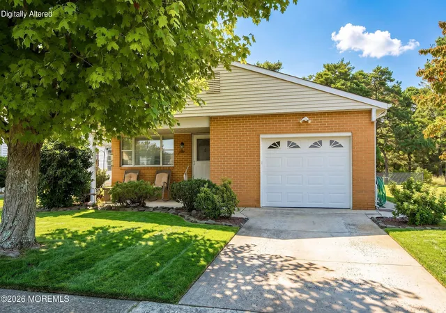 Photo 2 of Single family home for sale at 31 Redhook Bay Dr, Toms River, NJ 08757 | MLS# 22629960 | Listing updated on 2026-09-30