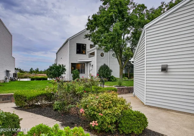 Listing Photo 1 - Condo for sale in building located at 9 Bridgewaters Dr, Oceanport, NJ 07757 - Unit #8
