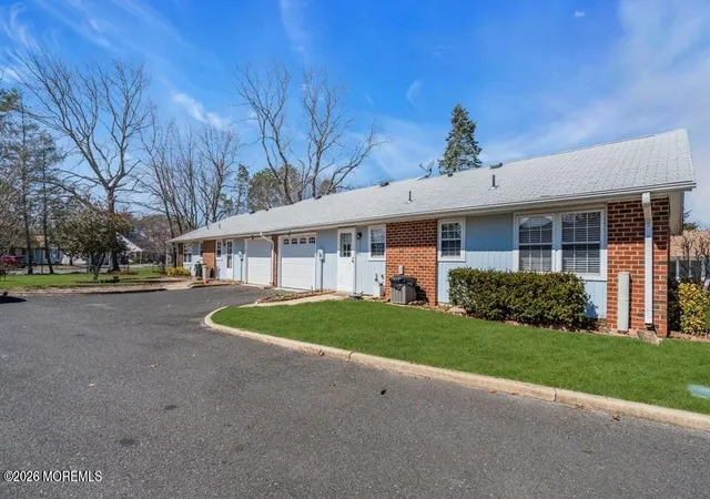 Photo 3 of Single family home for sale at 1134 A Argyll Cir, Lakewood, NJ 08701 | MLS# 22629787 | Listing updated on 2026-09-24
